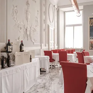 https://hotel-de-ville.hotelitalianriviera.com