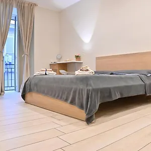 https://perlablu-in-centro.hotels-amalfi.com