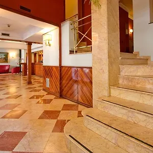 https://carlo-magno.it-romehotels.com